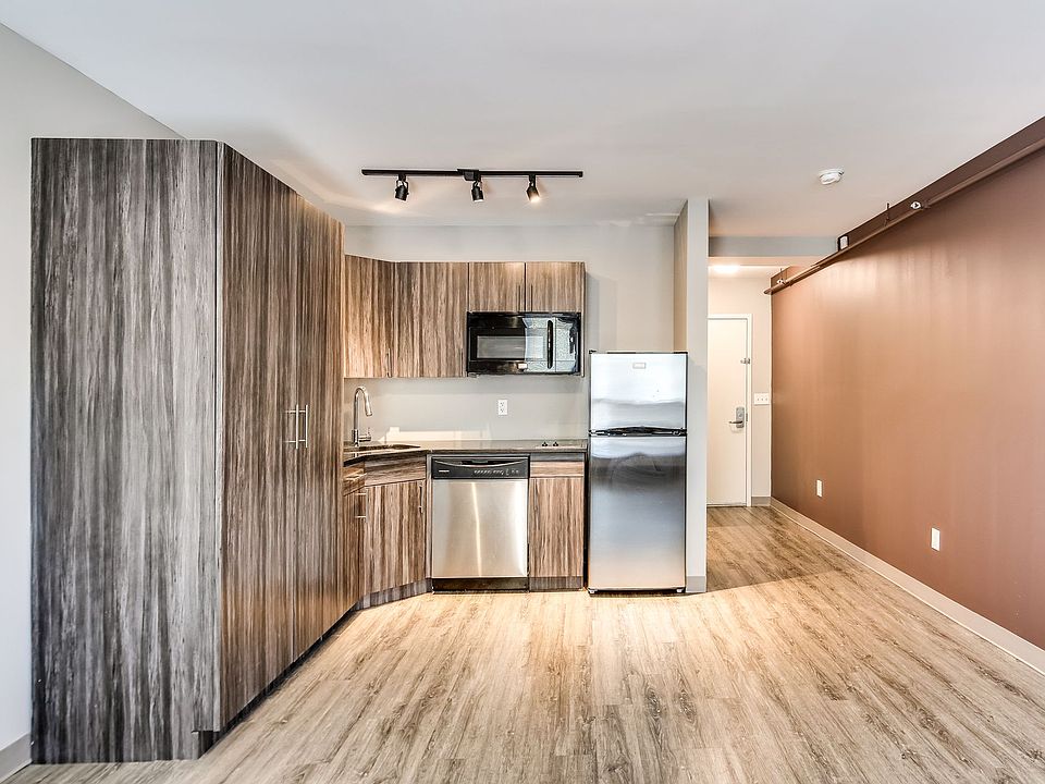 1st image of 501 W Franklin St #214