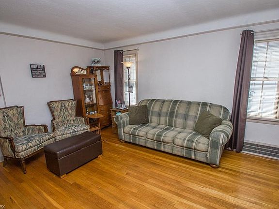 5th image of 3223 W 142nd St