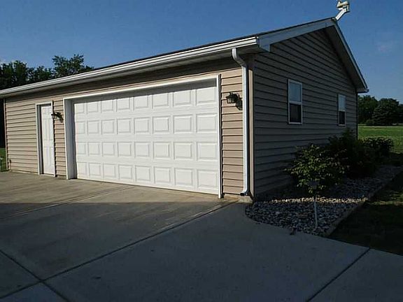 2nd image of 114 W Harvest Ln