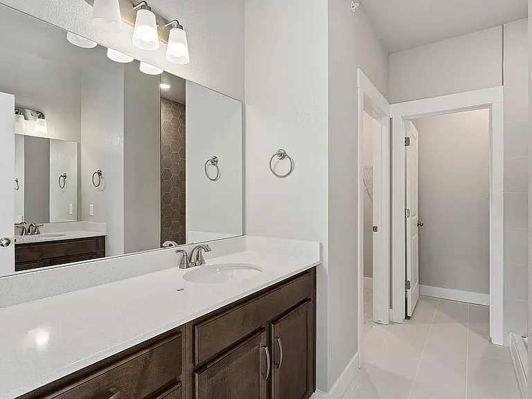 6793 Maple Leaf Dr #202 — Photo 15