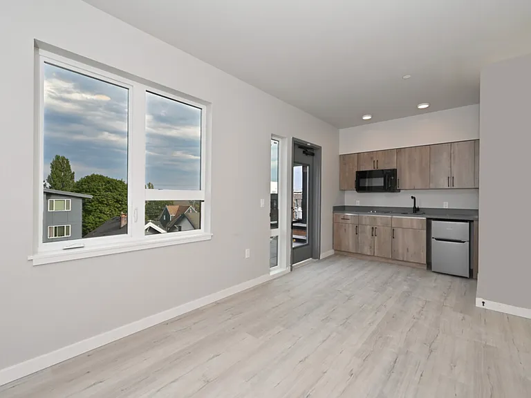 Clara Apartments — Photo 14