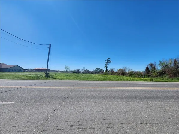 Destrehan Ave, Harvey, LA 70058