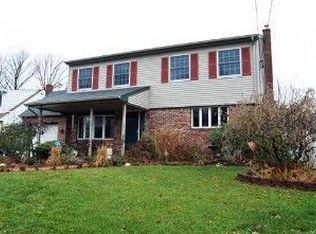 10 Village Grn, Colonia, NJ 07067