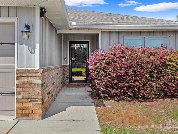 3rd image of 5612 Peach Dr