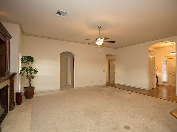 3rd image of 5512 N 31st St