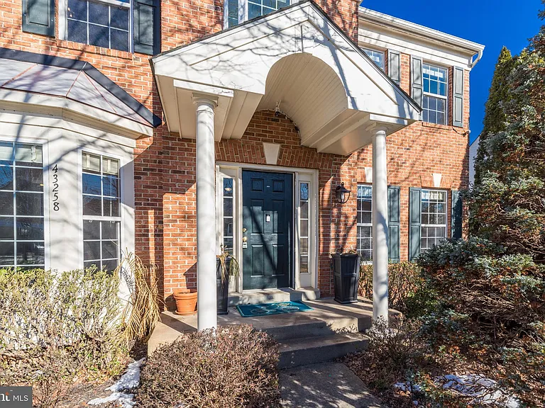 43258 Meadowood Ct — Photo 3
