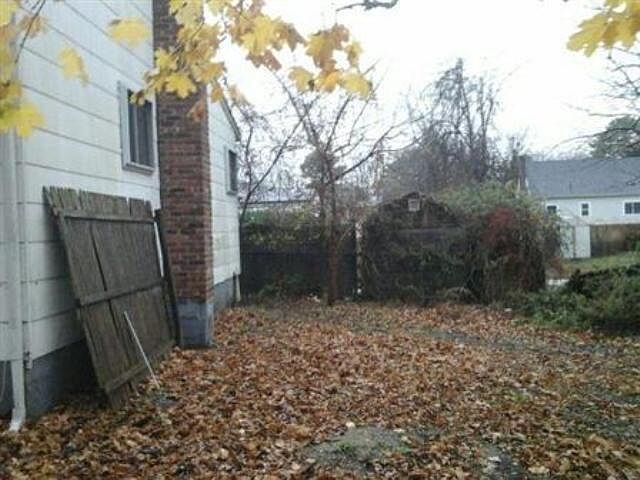 2nd image of 39 S 32nd St