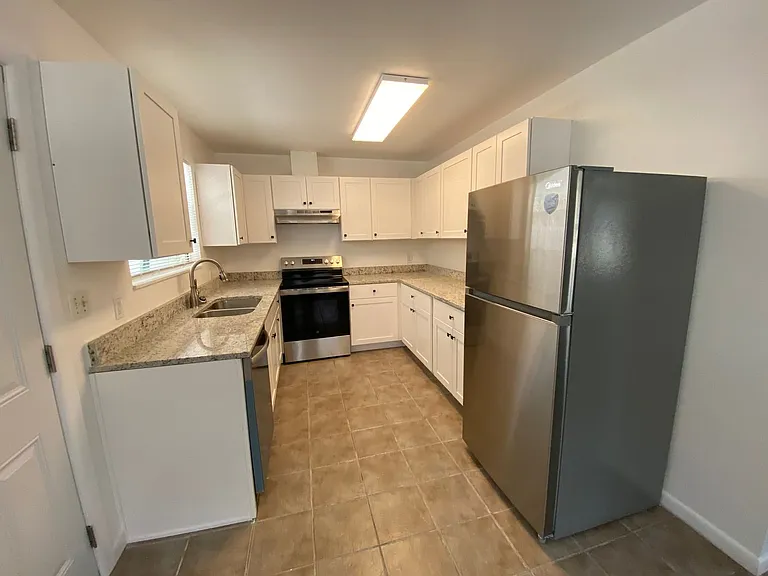 2642 Chester Ave — Photo 3
