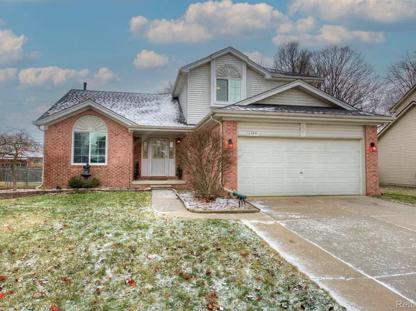 27851 Western Golf Dr, Livonia, MI 48154