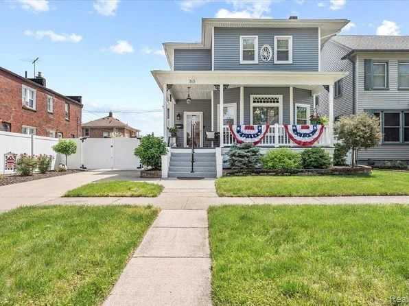 315 Chestnut St, Wyandotte, MI 48192