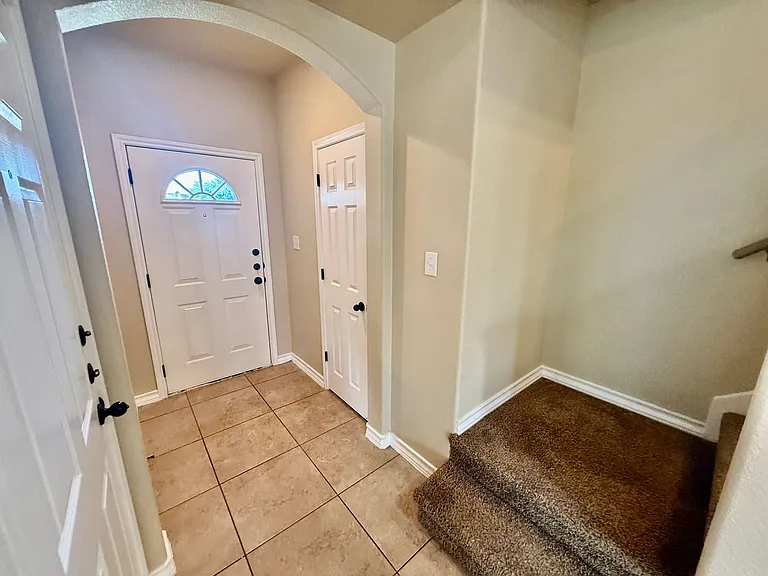 5742 Golf Hts — Photo 4