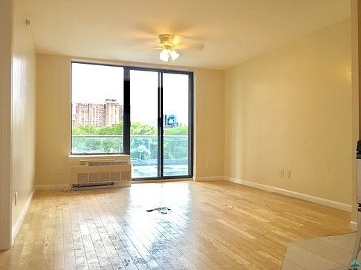 1st image of 224 Montrose Ave APT 03B
