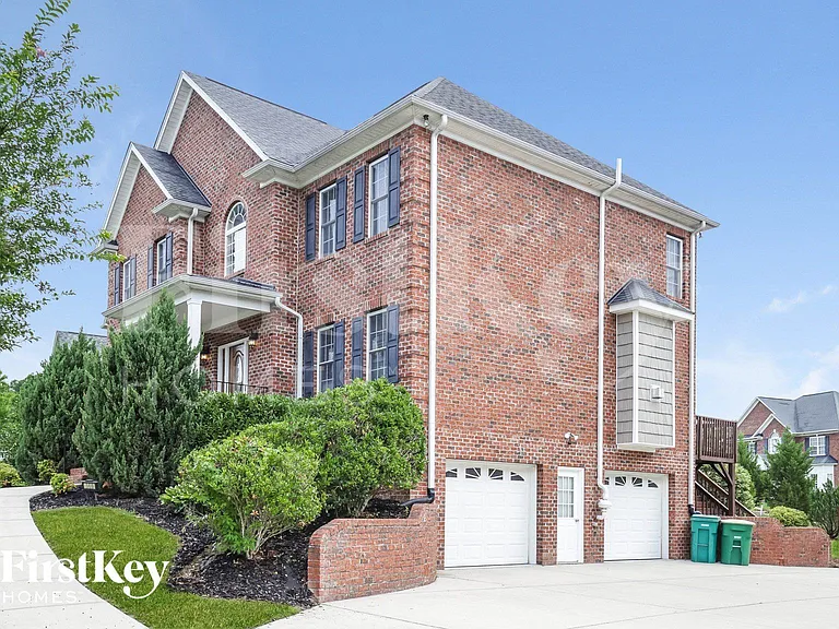 940 Boyer Dr — Photo 2