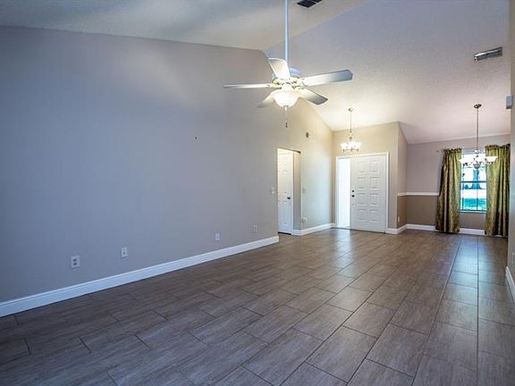 3rd image of 840 Bright Meadow Dr