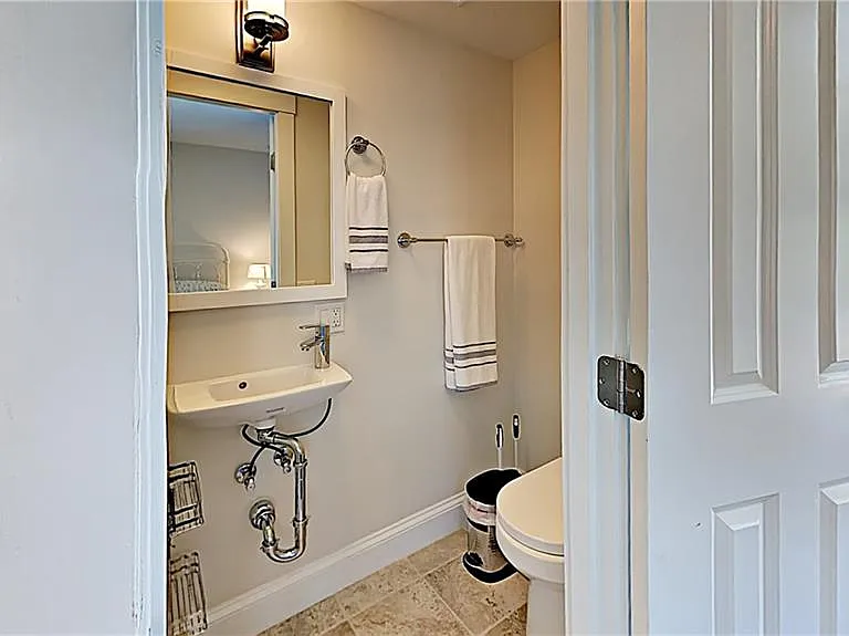 21 School St #4 — Photo 33