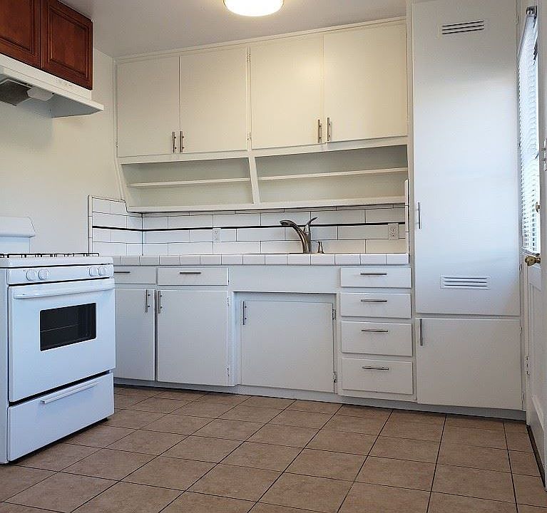 1st image of 276 Estrella St