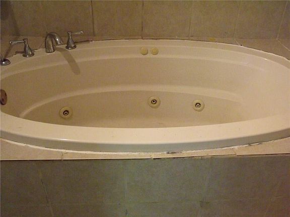 5th image of 410 Dickson St APT C