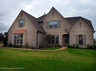 7069 Hawks Crossing Dr E, Olive Branch, MS 38654