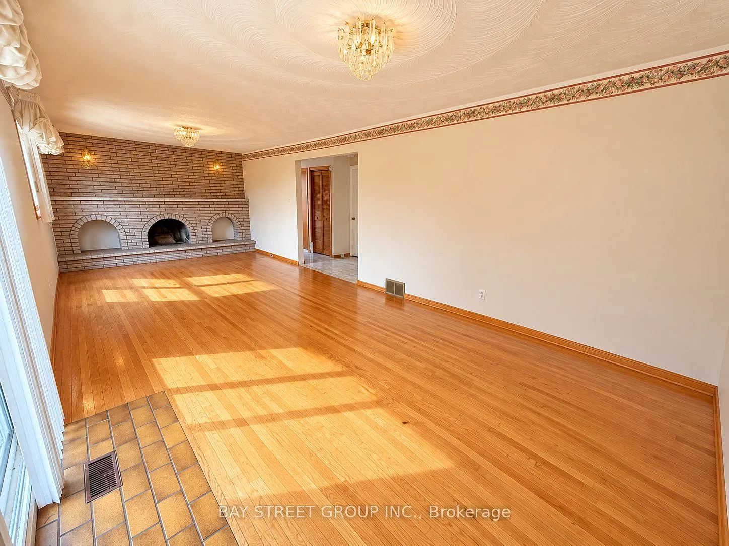 2 bed, $1,800 — Photo 4