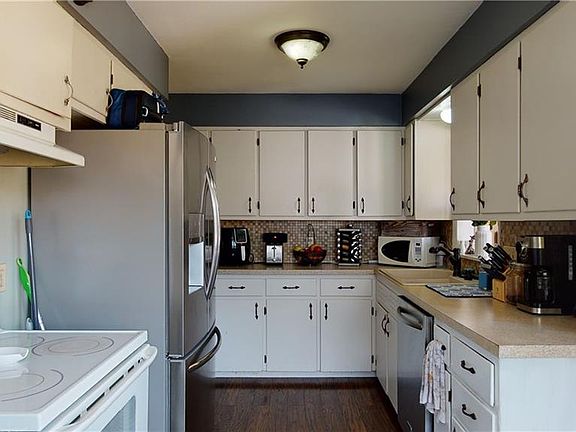 5th image of 211 Lehigh Ave