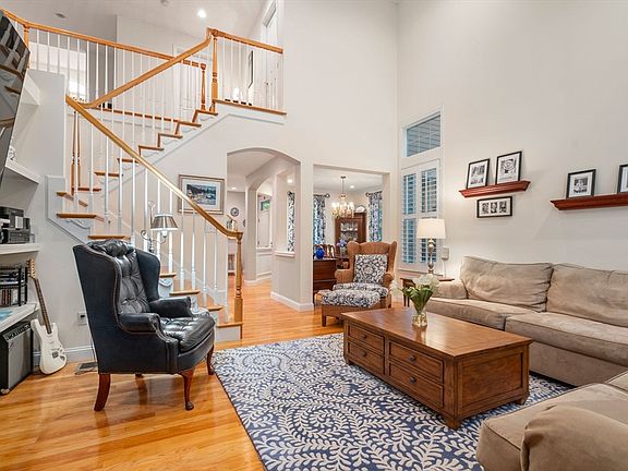 3rd image of 4 Riverwalk Ln Unit 4