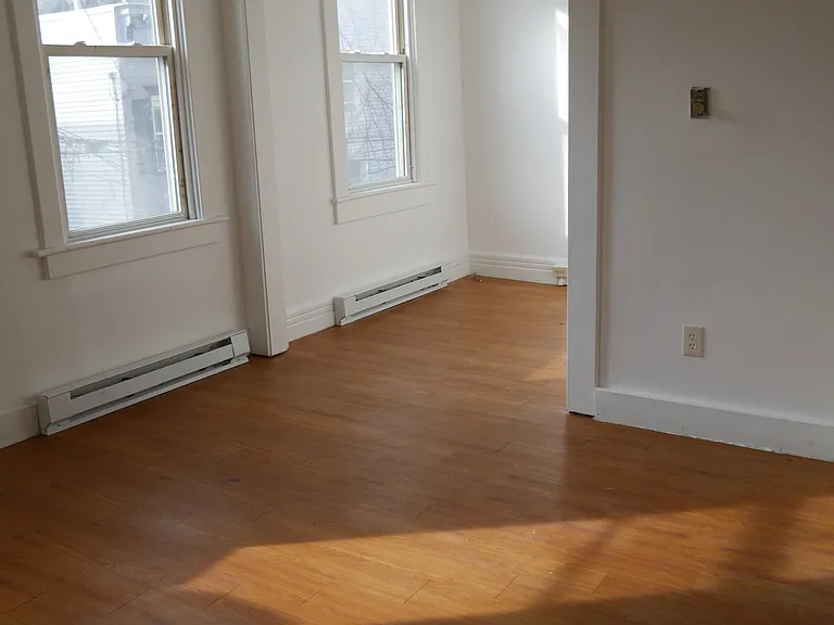 41 Osborne St #1 — Photo 3