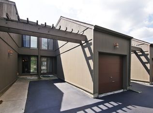 1501 Topp Ln APT C, Glenview, IL 60025