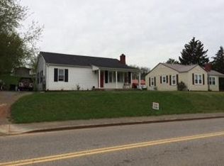 1207 E Lakeview Dr, Johnson City, TN 37601