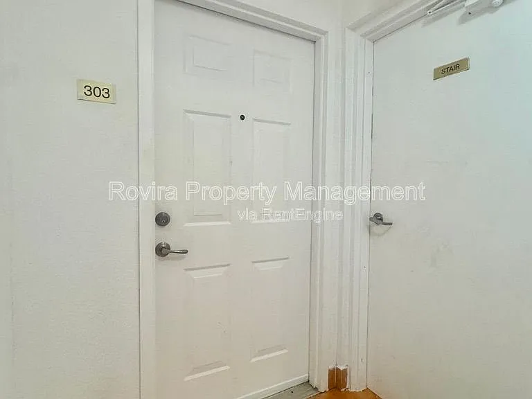 498 SW 6th St #303 — Photo 1