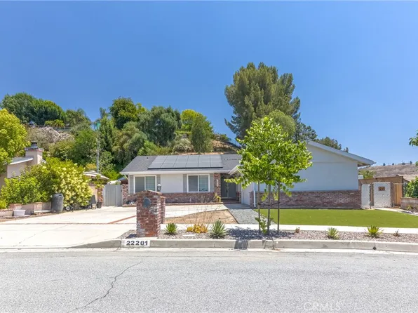 22201 Barbacoa Dr, Santa Clarita, CA 91350