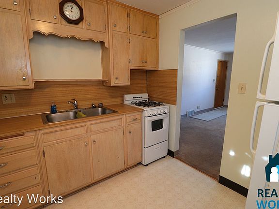 5th image of 4147 Lenox Ave