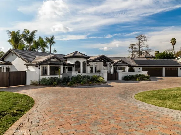 1129 Sugarbush Dr, Vista, CA 92084