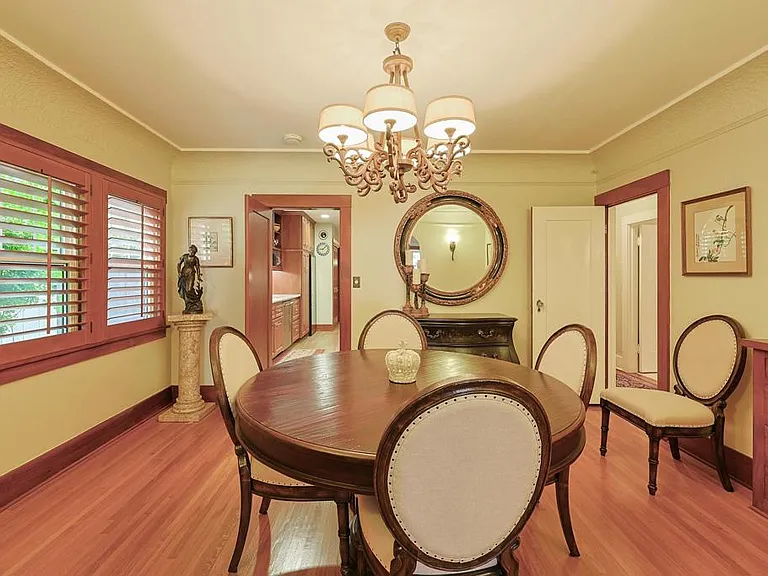 1027 Encino Row — Photo 6
