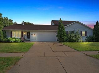 301 Brule Rd, De Pere, WI 54115