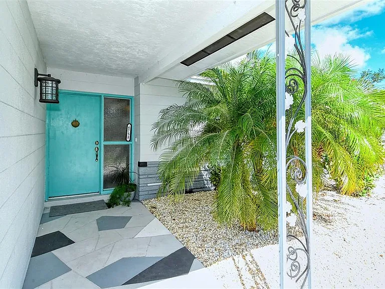 6758 S Lockwood Ridge Rd — Photo 3