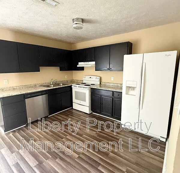 5752 Aftonshire Dr — Photo 3