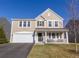 1375 Broadland Dr, Hampshire, IL 60140