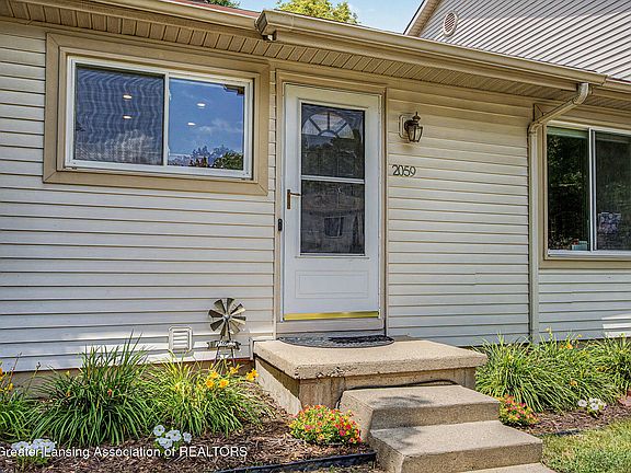 3rd image of 2059 La Mer Ln #17