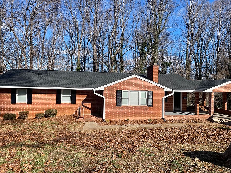 1st image of 203 Beechwood Cir