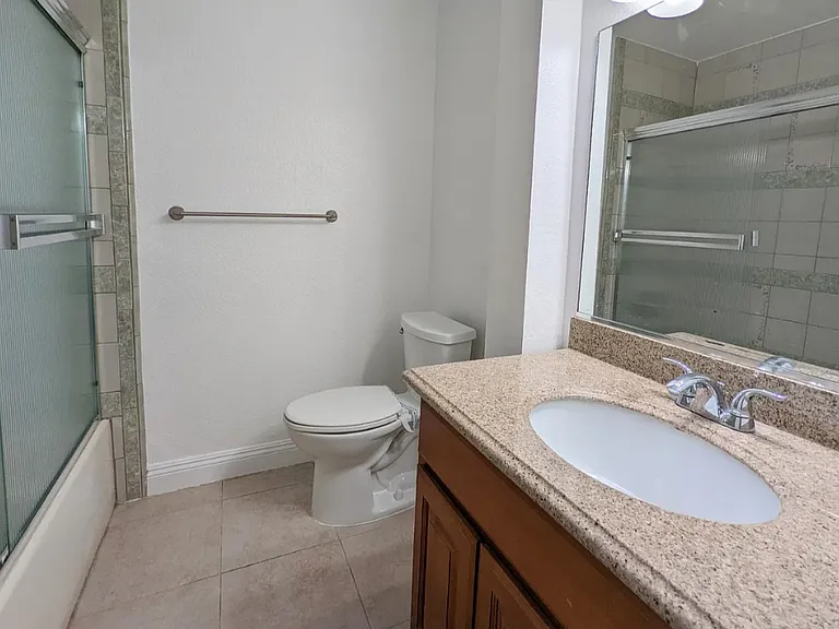Sussex Cir — Photo 5