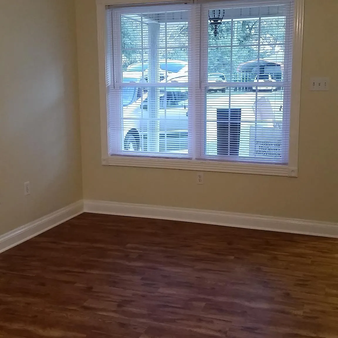210 Whitehall Ave — Photo 2