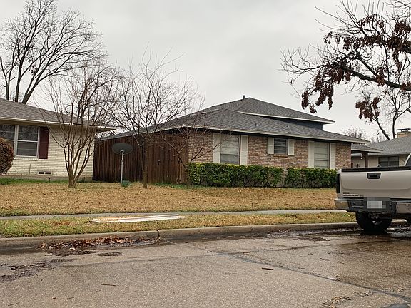 5th image of 1610 Charlotte Dr