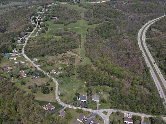 4th image of 310 Pleasant Dr