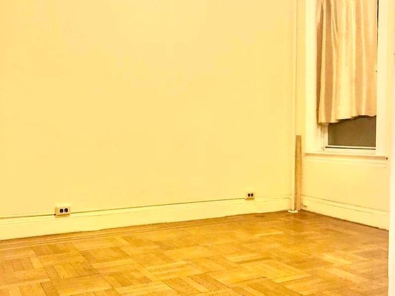 4th image of 30-44 33rd St #1FF