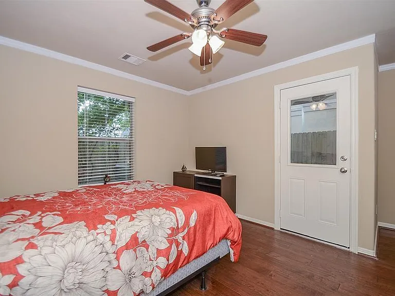 4018 Childress St #C — Photo 17