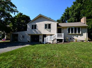 83 Peck Ave, Bristol, RI 02809