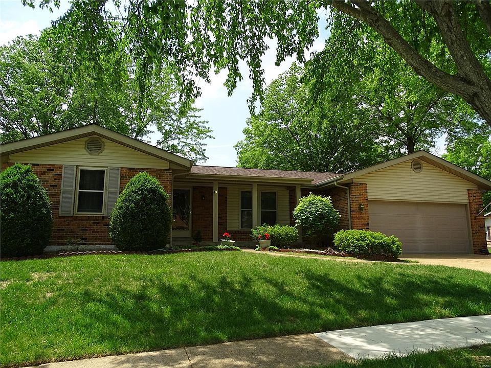 This home features 1500 sq ft, 3 beds and 2 baths in the award winning Rockwood schools.