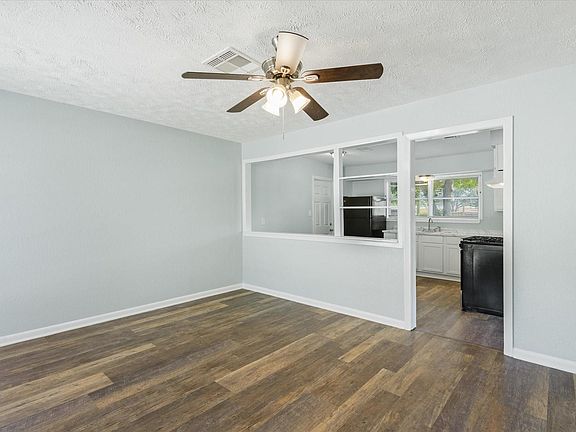 5th image of 9802 Carmalee St