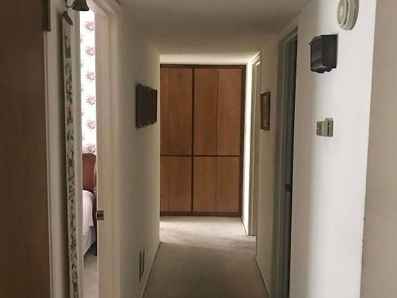 Hallway to bedrooms