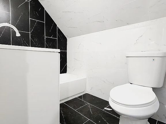 5th image of 1058 Anna St #6D